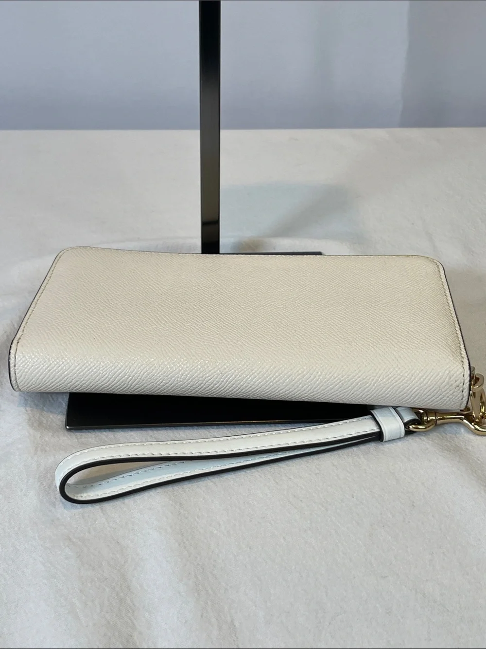 Coach B2254-C3441 Long Zip Around Wallet Chalk White Crossgrain Leather Wristlet